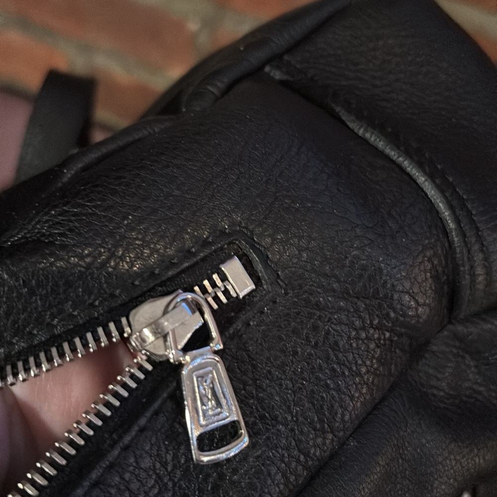 ❤️ Yves Saint Laurent Classy Discontinued Large Leather Black Bag - Picture 10 of 14